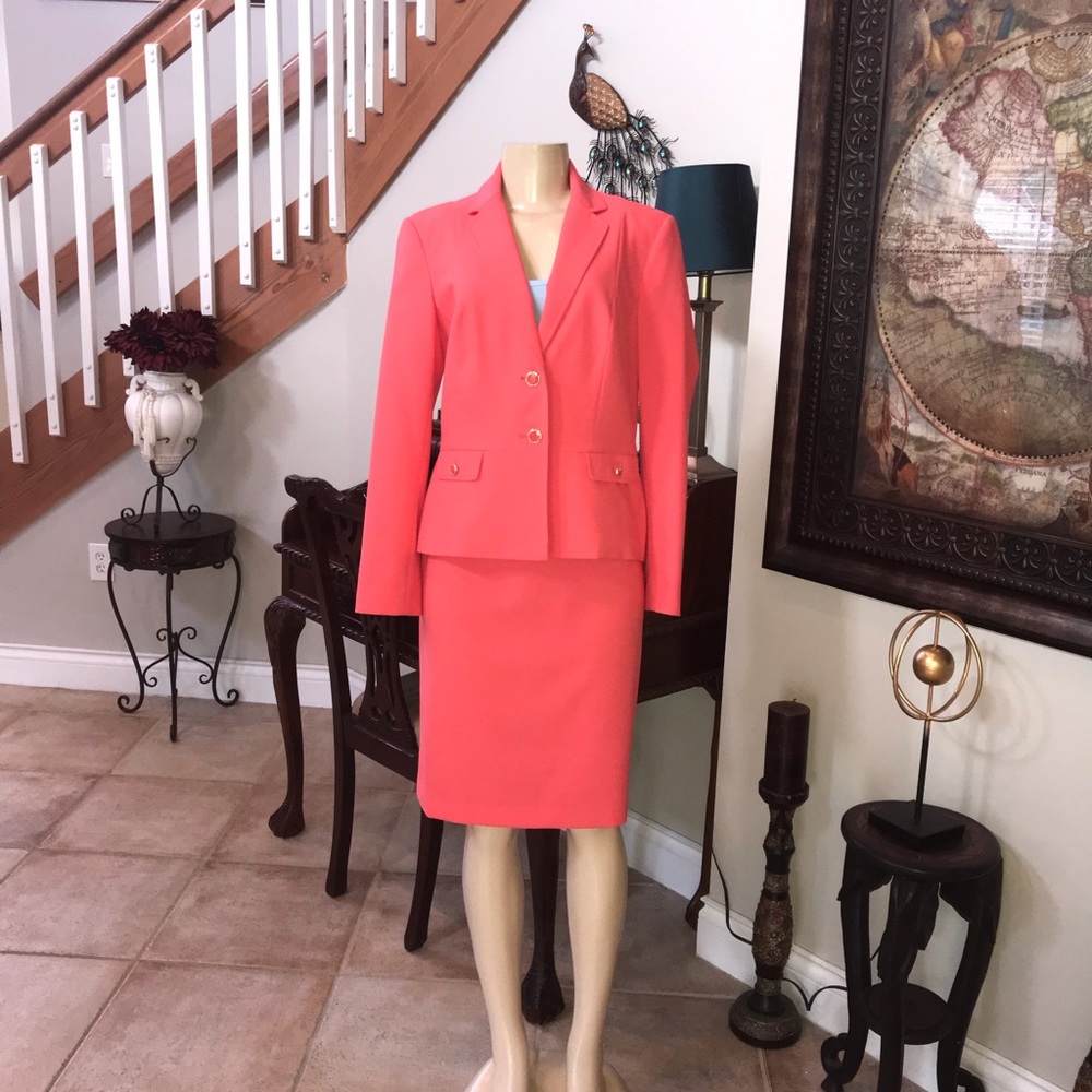 Coral skirt suit, size 8, NWT